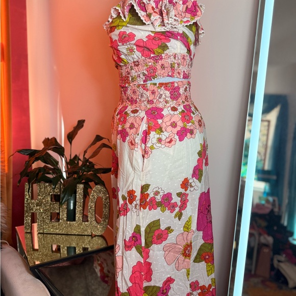 2 Piece Floral Ruffle Set w/ Pockets - Picture 5 of 5